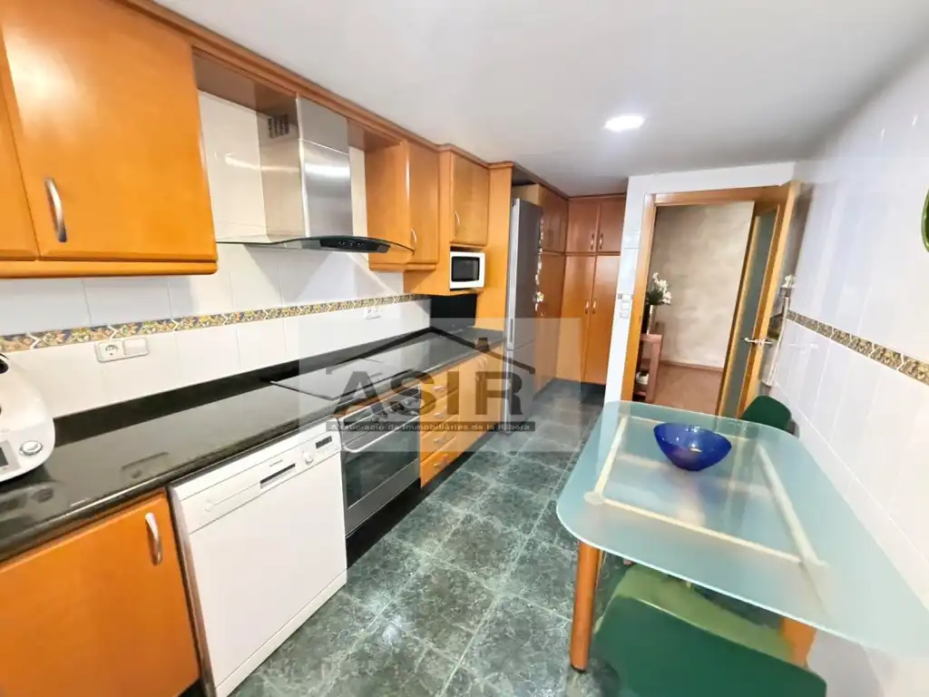 Küche von Dachboden zum Verkauf in Alzira mit Klimaanlage und Balkon