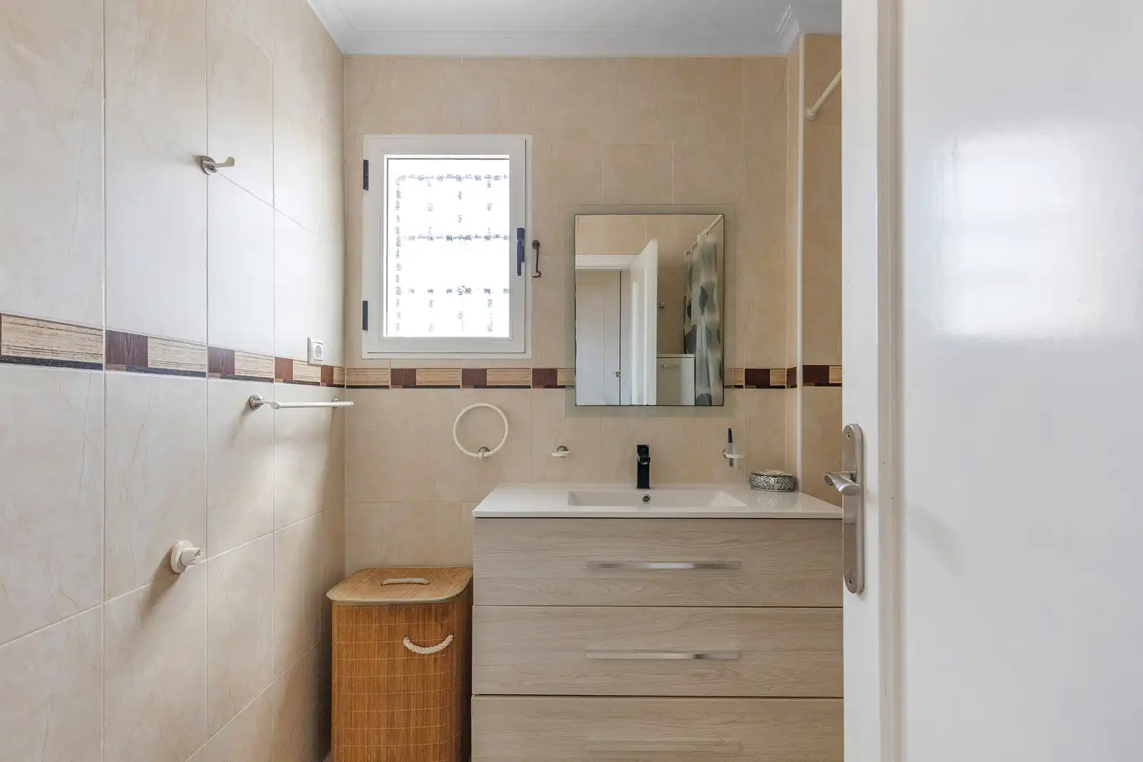 Bathroom of Ground floor for sale in Orihuela  with Air Conditioner, Terrace and Storage room