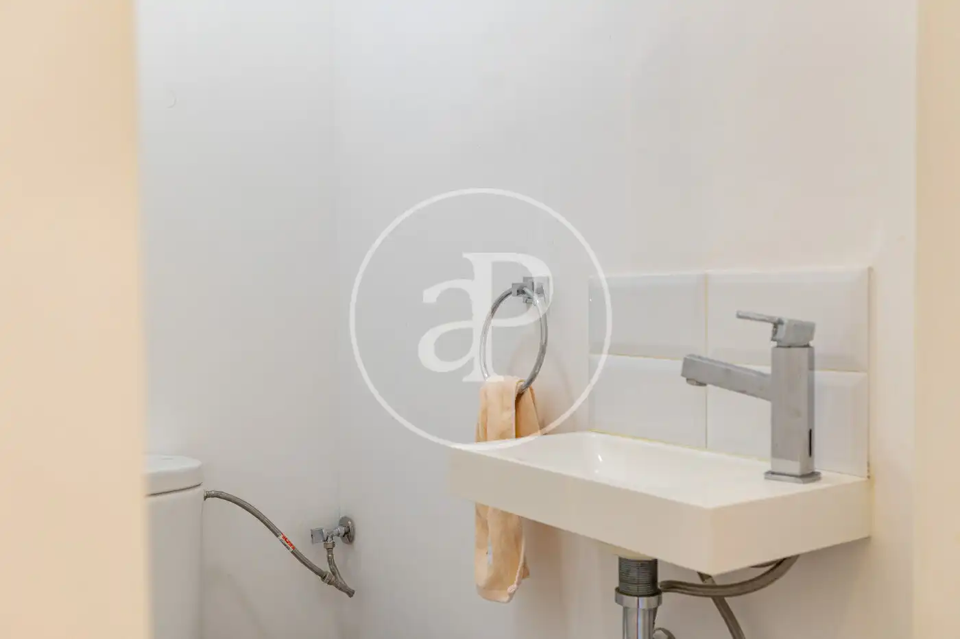 Bathroom of Attic for sale in Barcelona  with Air Conditioner, Heating and Terrace