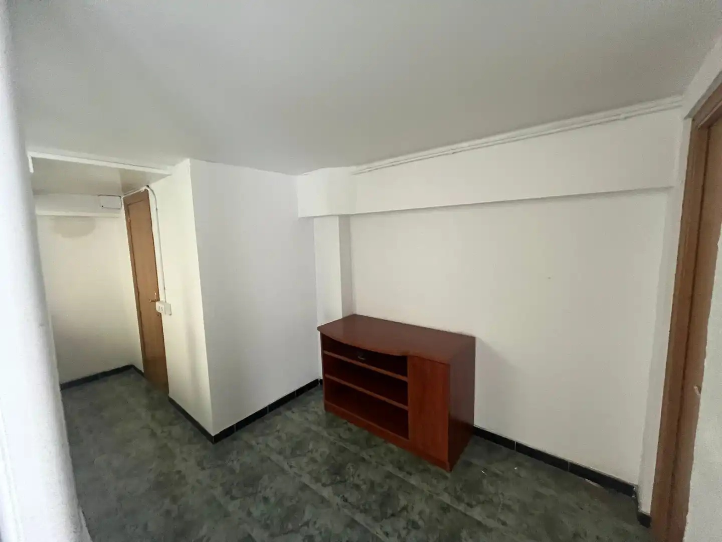Local en venda en Santa Coloma de Gramenet amb Parquet i Alarma