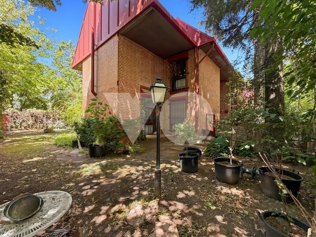 Vista exterior de Casa o xalet en venda en Madrid amb Calefacció, Jardí privat i Parquet