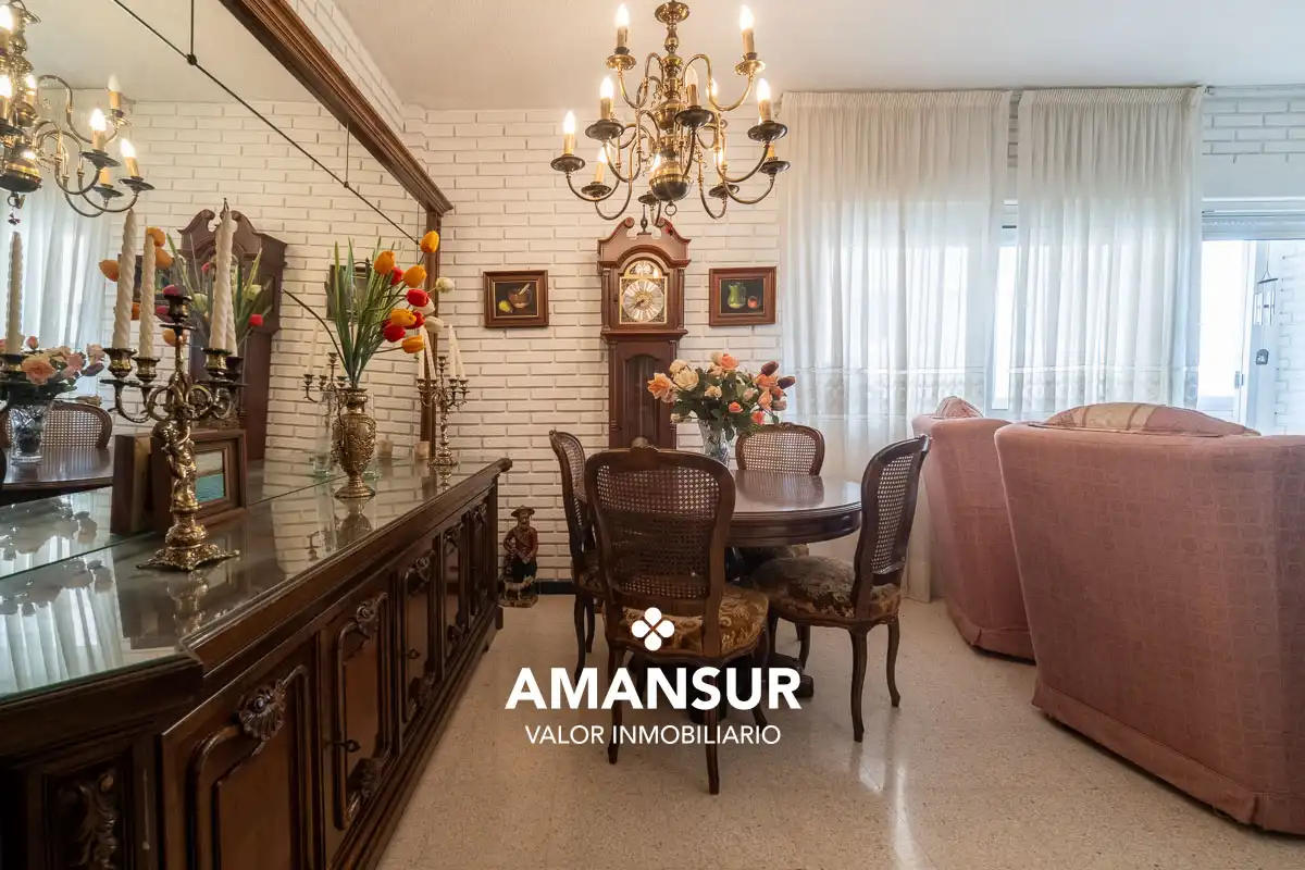 Comedor de Piso en venta en Huelva con Amueblado