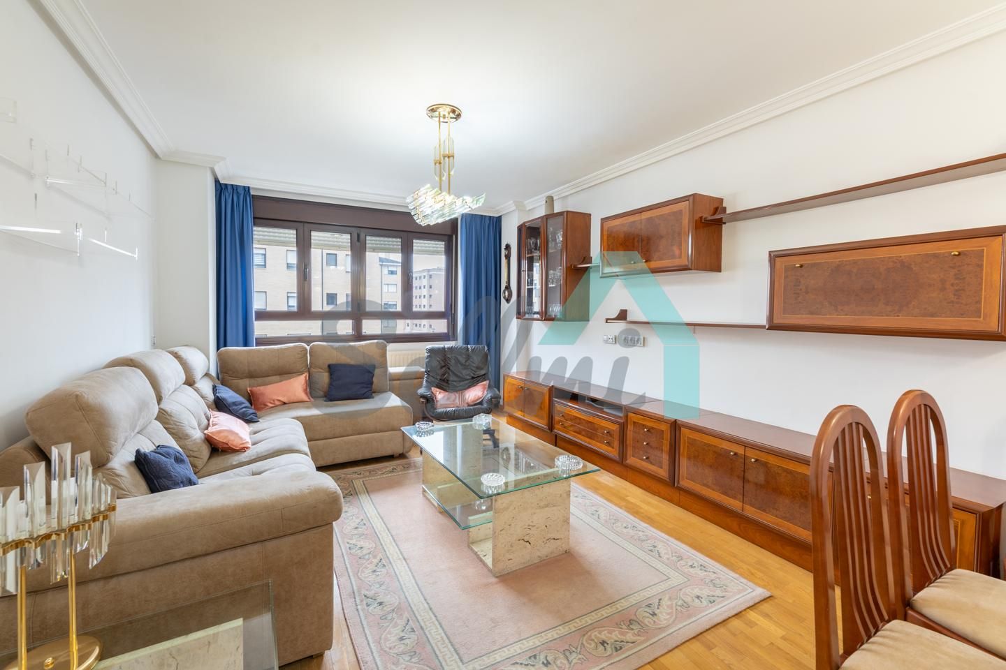 Living room of Flat to rent in Oviedo   with Heating, Parquet flooring and Furnished