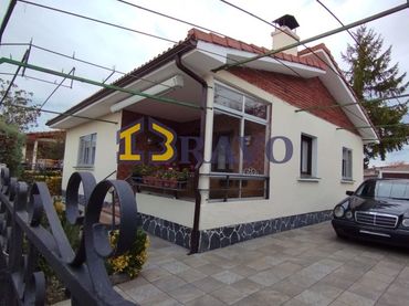 Casa con jardín en venta en Merindad de Montija