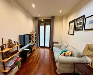 Living room of Flat for sale in  Barcelona Capital  with Air Conditioner, Heating and Oven