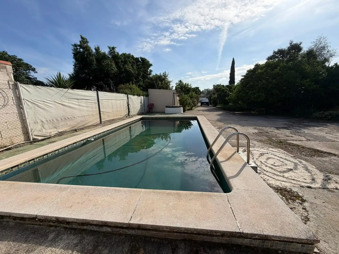 Piscina de Casa o xalet en venda en Córdoba amb Aire condicionat, Jardí privat i Piscina