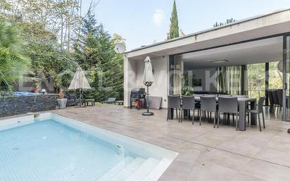 Terrassa de Casa o xalet en venda en Sant Cugat del Vallès amb Aire condicionat, Calefacció i Jardí privat