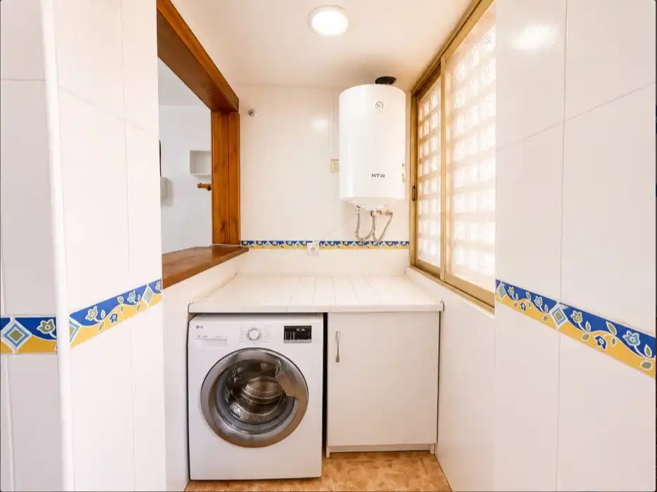 Cuina de Apartament en venda en Torrevieja amb Terrassa, Piscina i Moblat