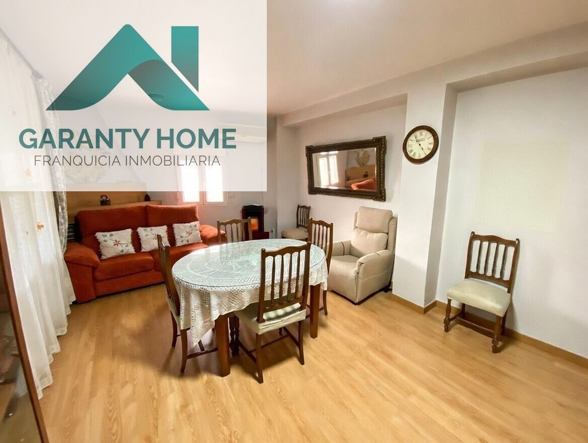 Sala d'estar de Casa o xalet en venda en Lucena amb Aire condicionat, Jardí privat i Terrassa