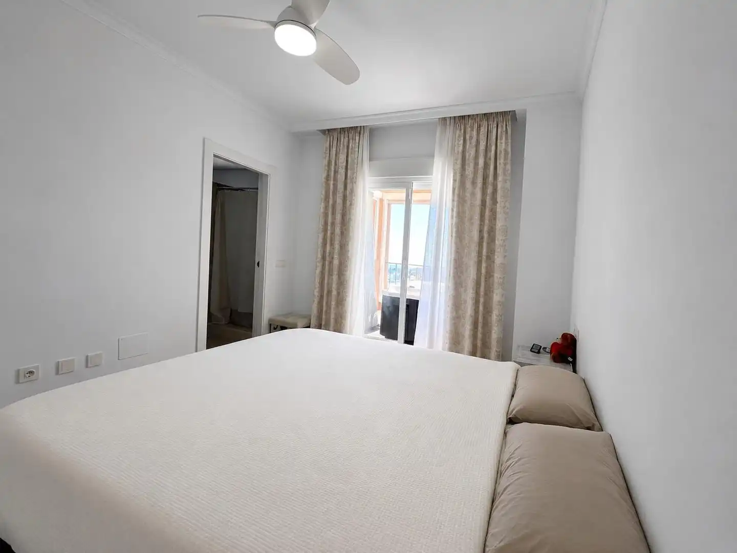 Dormitori de Casa adosada en venda en Ojén amb Aire condicionat, Jardí privat i Terrassa