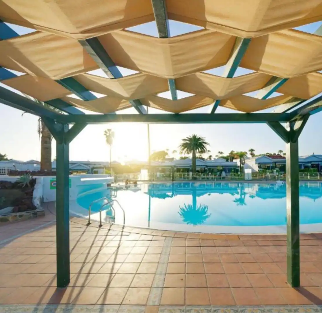 Swimming pool of Houses for sale in San Bartolomé de Tirajana  with Air Conditioner, Private garden and Terrace