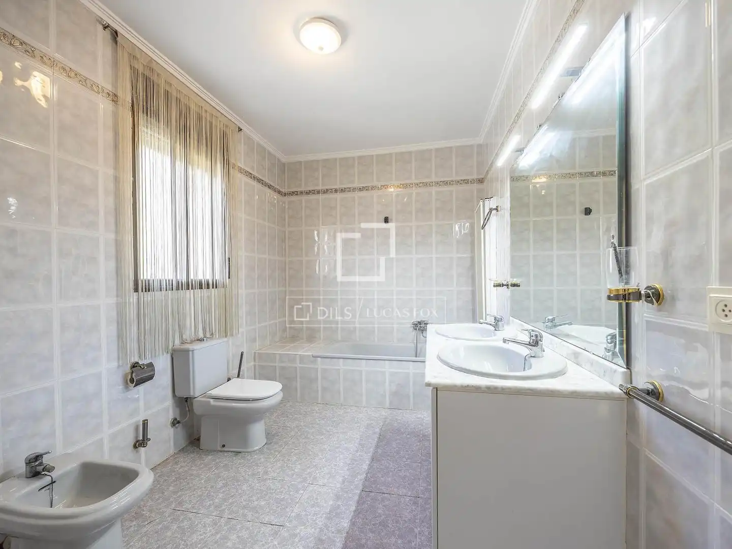 Baño de Casa o chalet en venta en L'Eliana con Aire acondicionado, Calefacción y Jardín privado