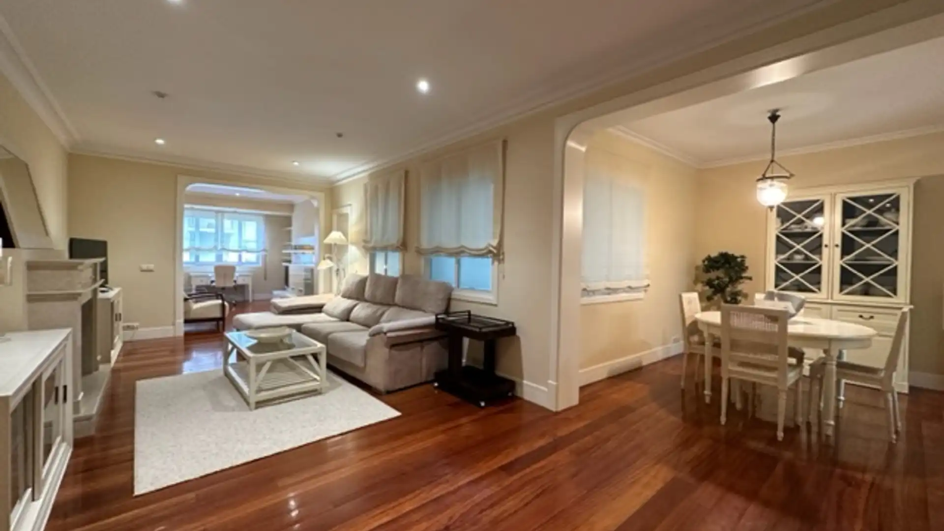 Sala de estar de Piso de alquiler en Santiago de Compostela  con Calefacción, Parquet y Amueblado