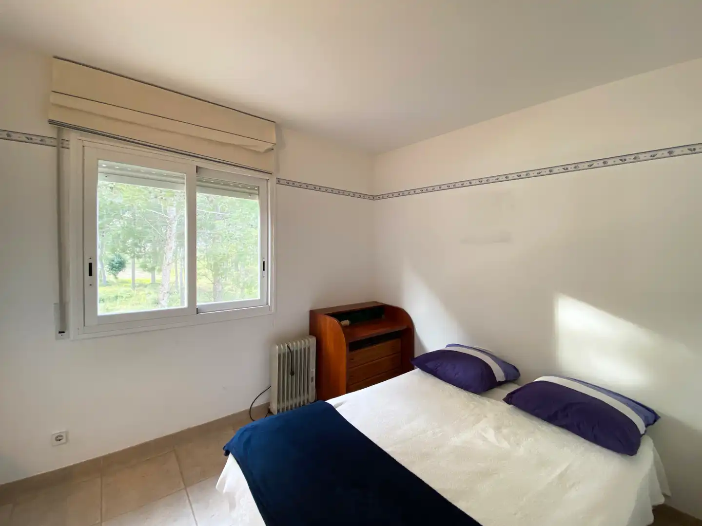 Schlafzimmer von Maisonette zum Verkauf in Pals mit Heizung, Terrasse und Ofen