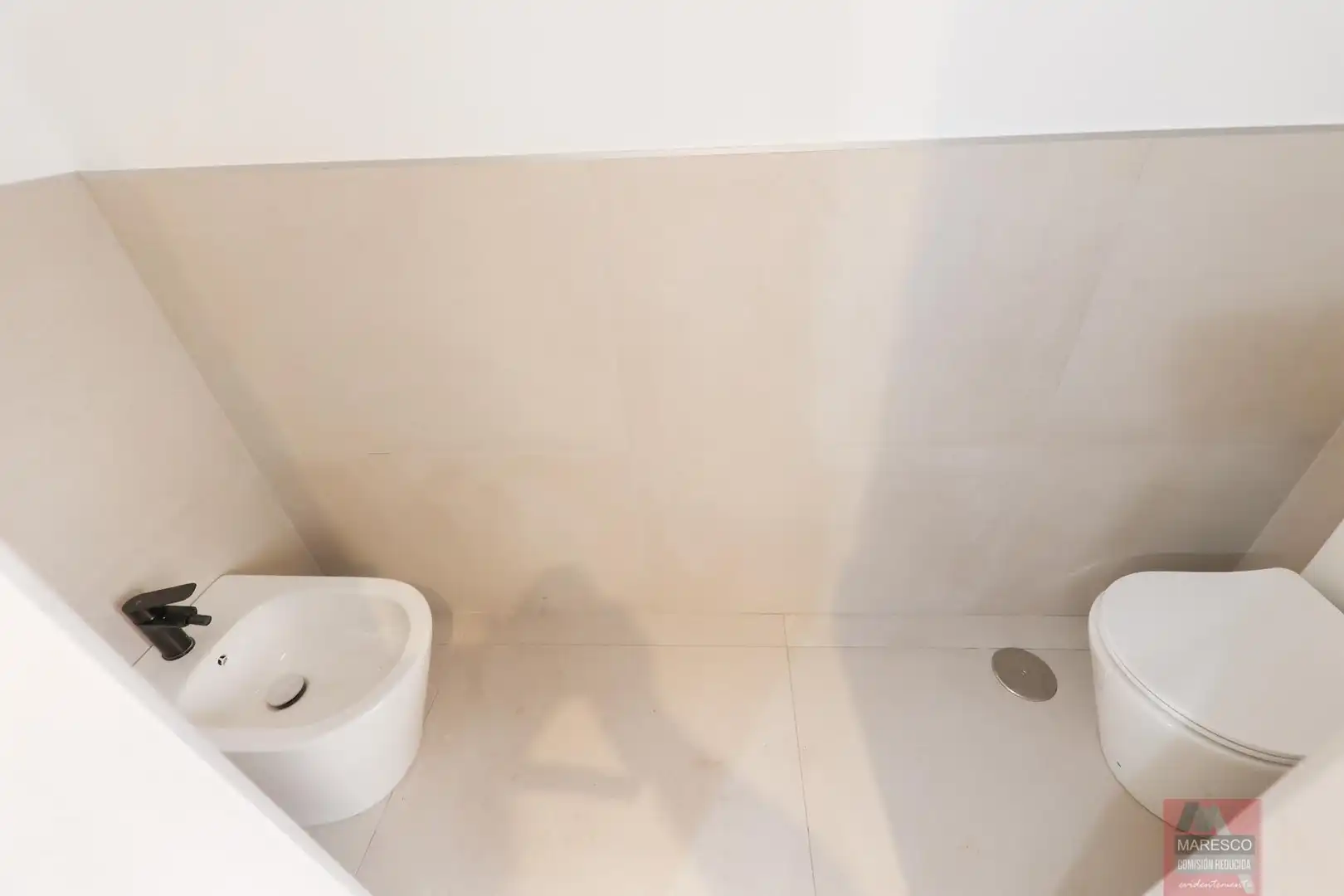 Bany de Àtic en venda en Estepona amb Terrassa, Balcó i Piscina comunitària