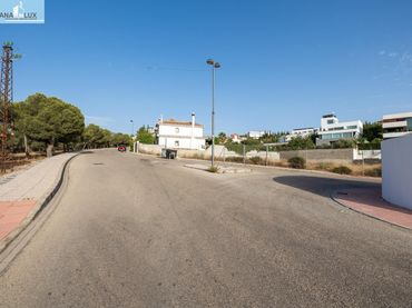 Terreno residencial en venta en Calle Cúllar Vega