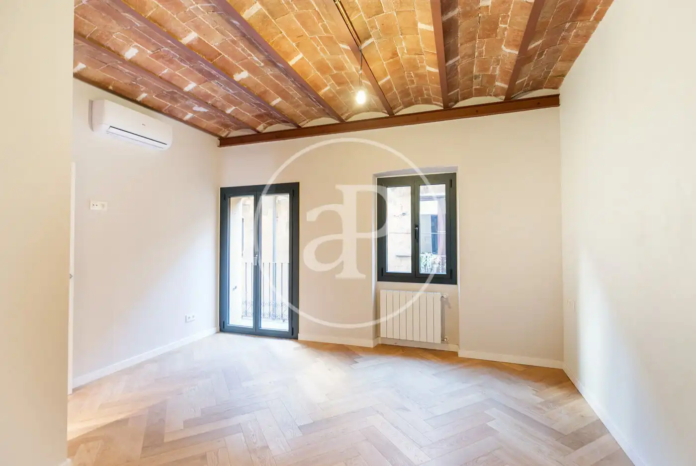Flat for sale in Barcelona  with Air Conditioner, Heating and Terrace