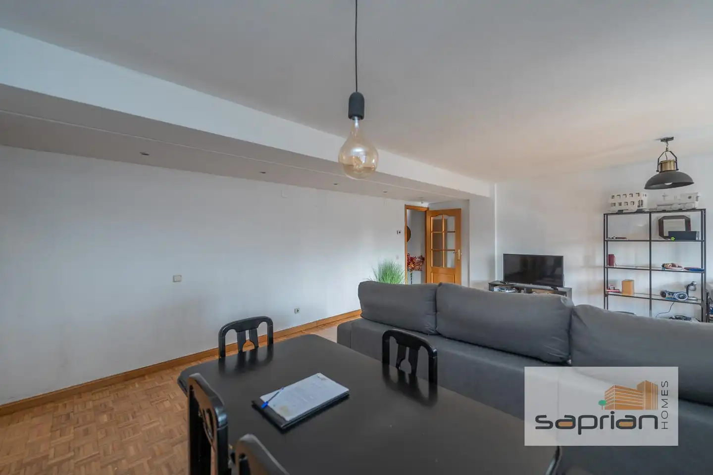 Sala d'estar de Pis en venda en Pozuelo de Alarcón amb Calefacció, Jardí privat i Terrassa