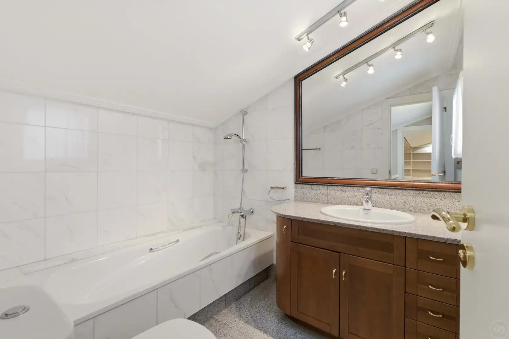 Bathroom of Duplexes for sale in Girona  with Air Conditioner, Heating and Terrace