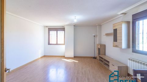 Foto 2 de Piso en venta en Camino Real Sur, 5, Recas, Toledo