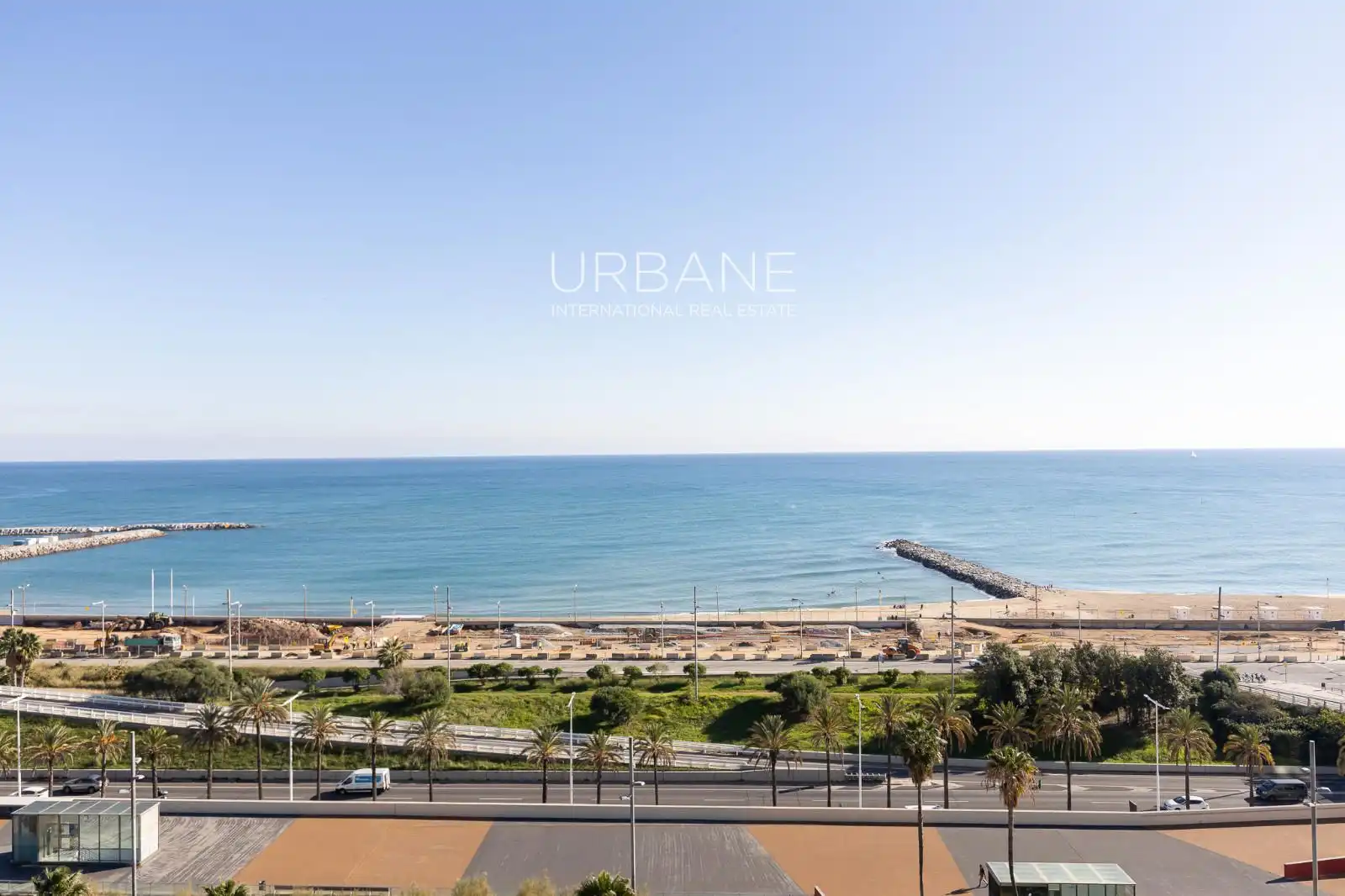 Vista exterior de Ático de alquiler en Barcelona con Aire acondicionado, Calefacción y Amueblado