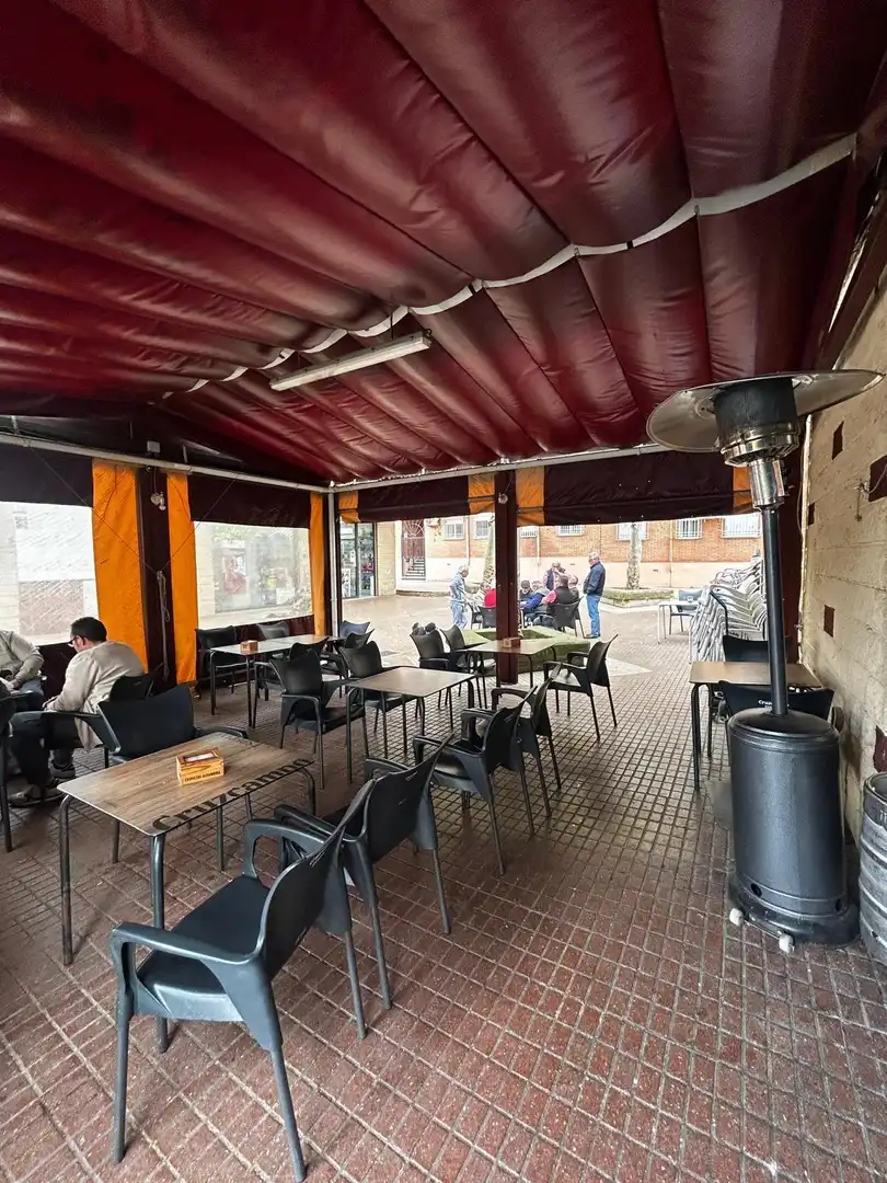 Local comercial en alquiler en Poniente-Norte - Miralbaida - Parque Azahara, imagen 18