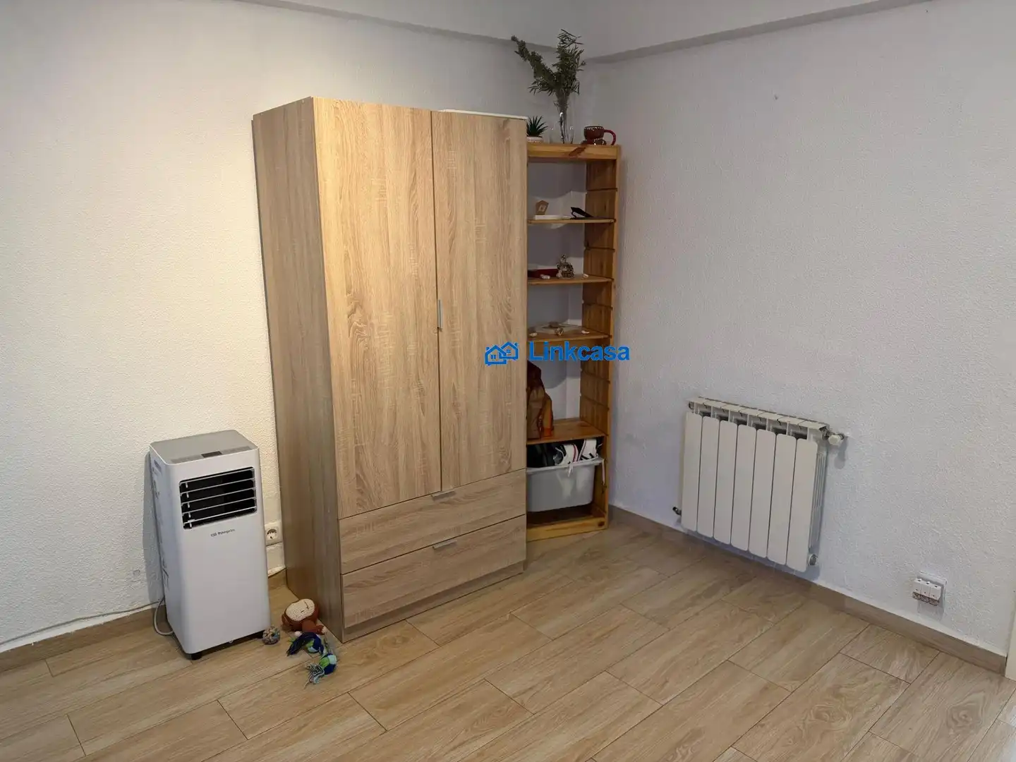 Habitación de Piso en venta en Madrid con Calefacción, Terraza y Balcón