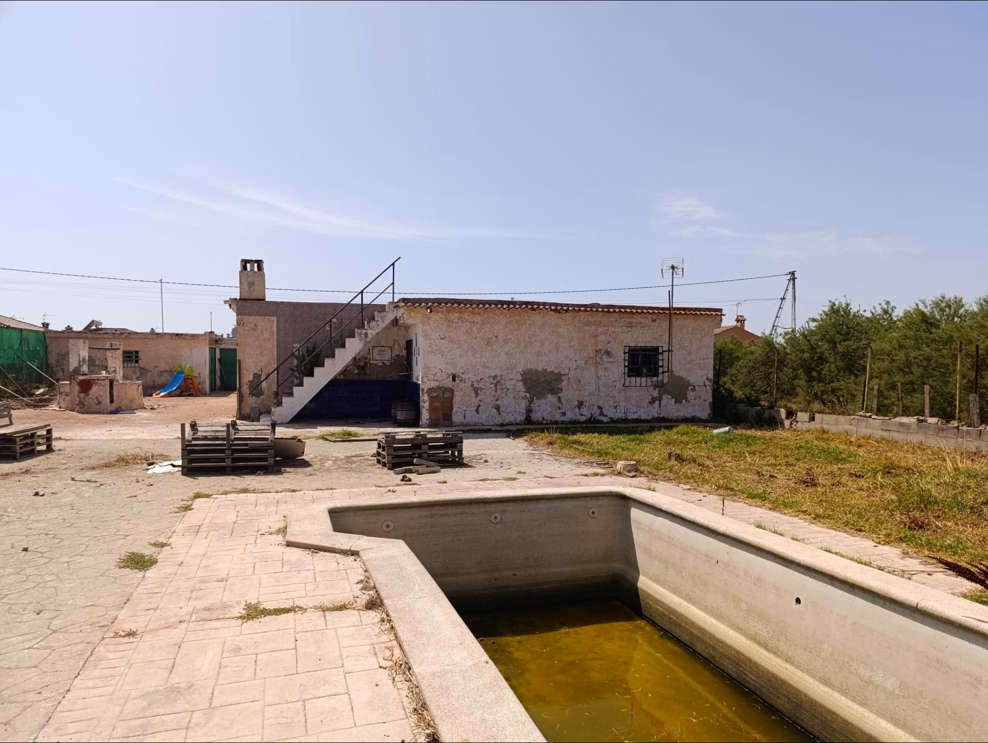 Vista exterior de Casa o chalet en venta en Chiclana de la Frontera con Jardín privado