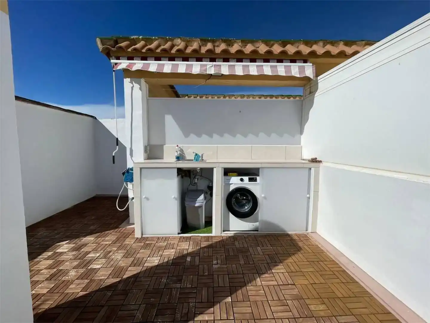 Terrassa de Dúplex en venda en Torrevieja amb Traster, Piscina i Moblat