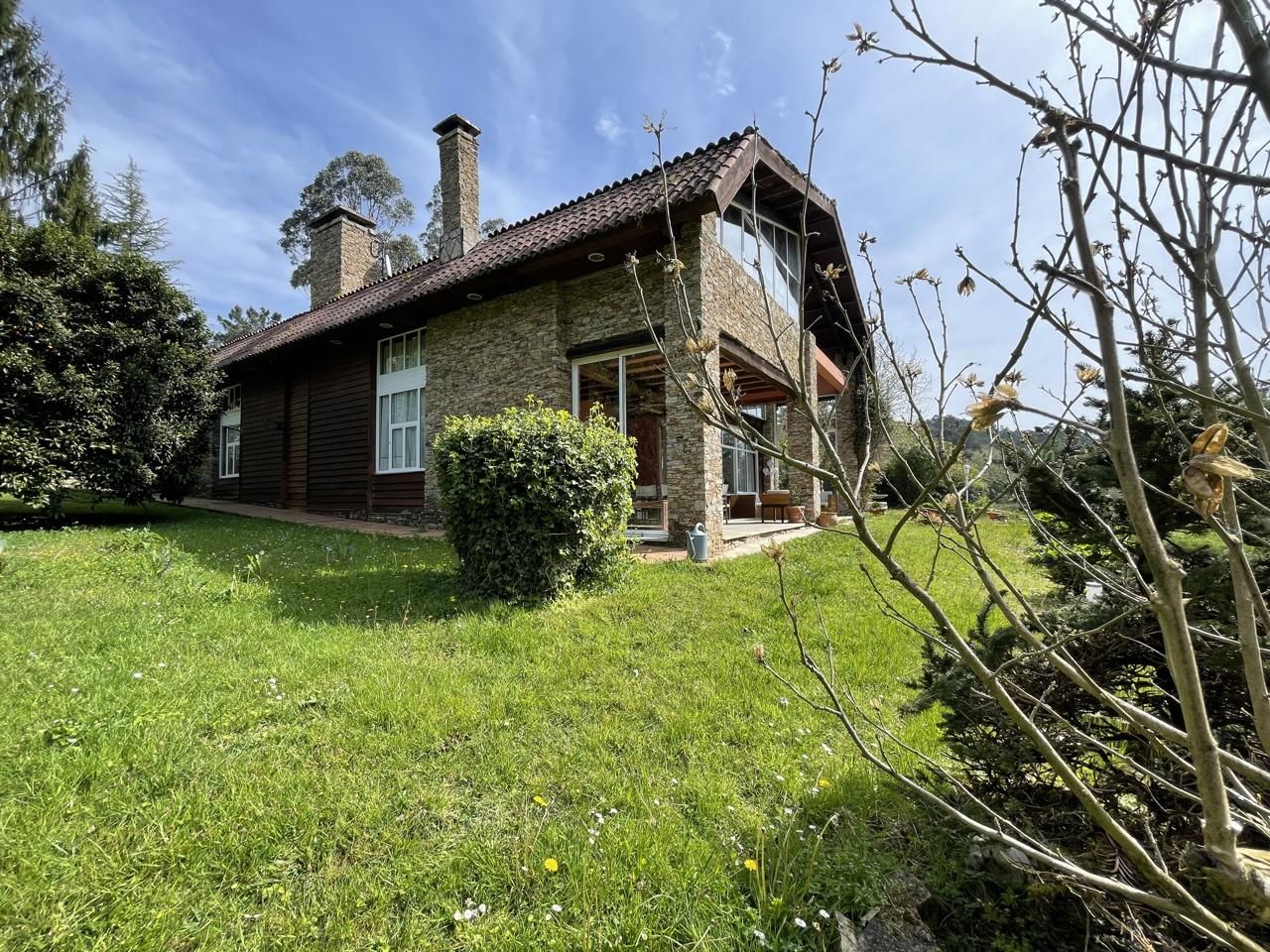 Vista exterior de Casa o xalet en venda en Paderne amb Calefacció, Jardí privat i Terrassa