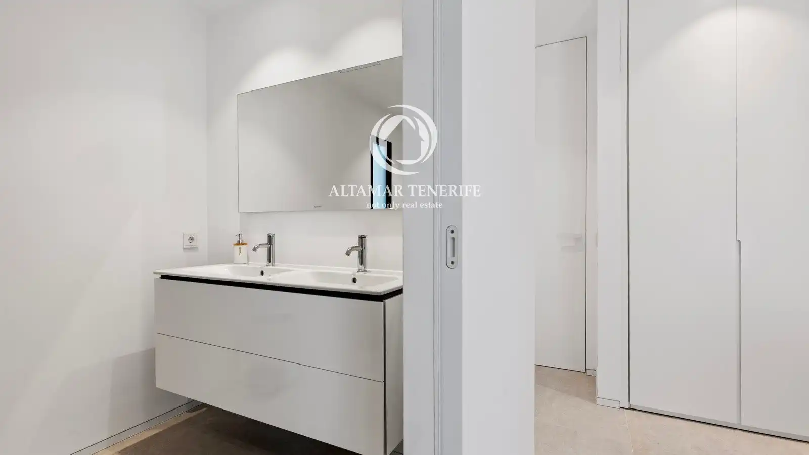 Apartment with pool for sale in Avenida de Palm Mar, imagen 26