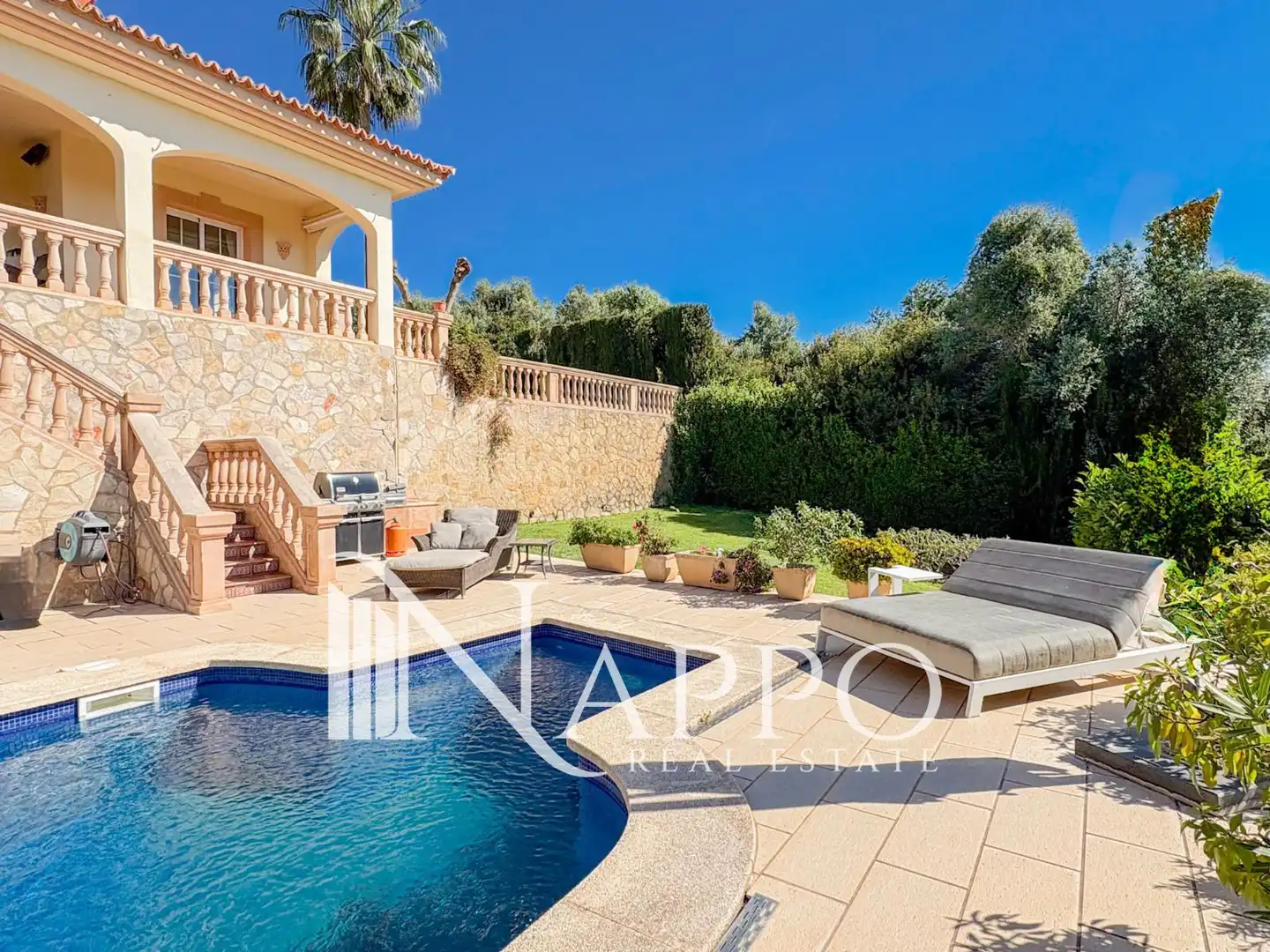 Vista exterior de Casa o xalet en venda en  Palma de Mallorca amb Aire condicionat, Calefacció i Jardí privat
