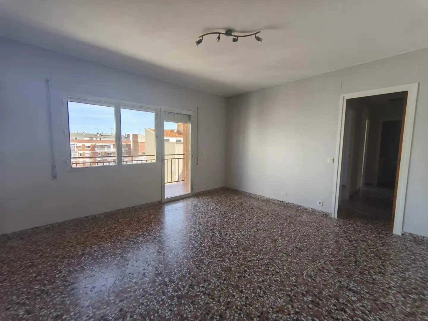 Piso con terraza en venta en L'Espirall, imagen 2