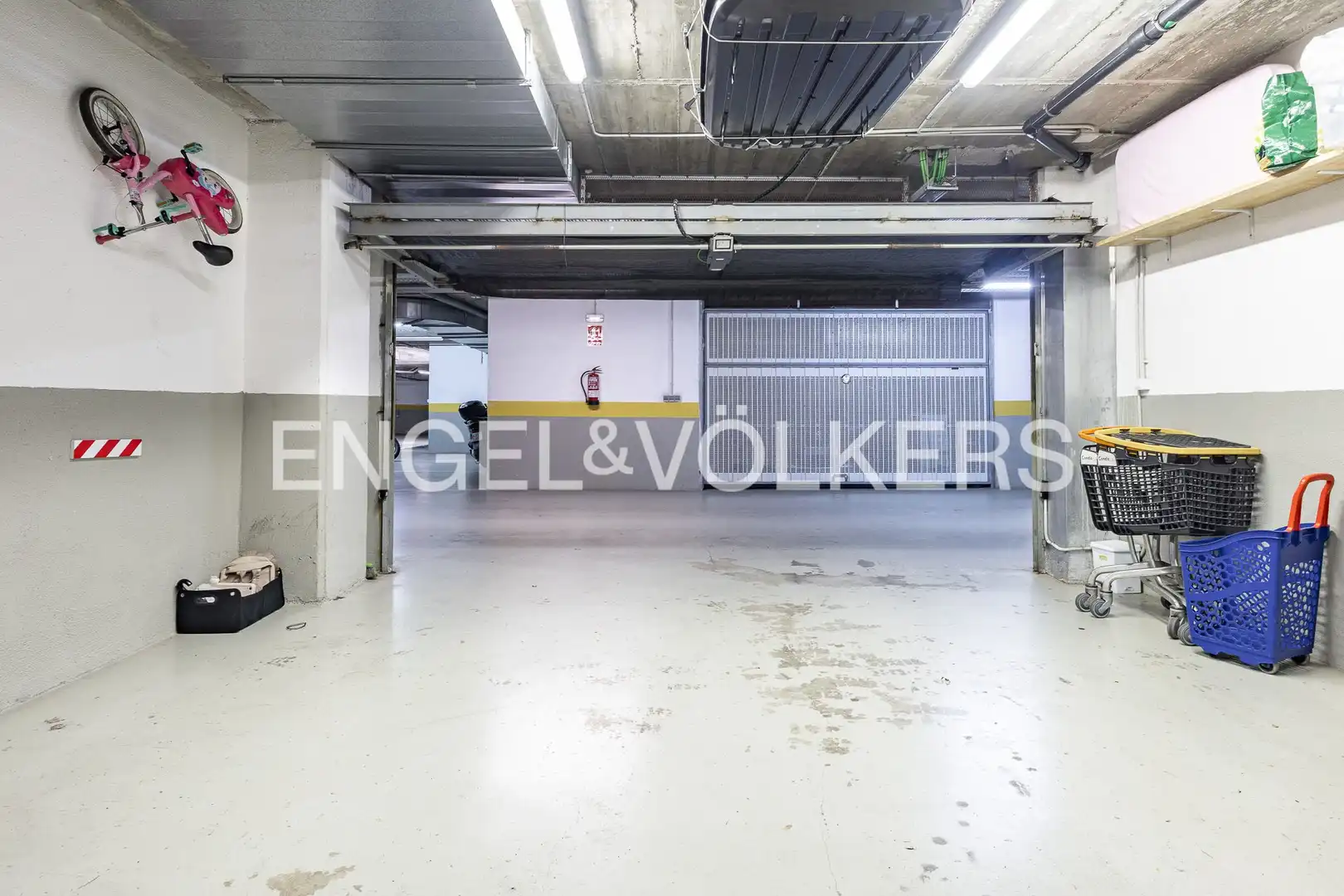 Parking of Flat for sale in Sant Adrià de Besòs  with Air Conditioner, Heating and Parquet flooring