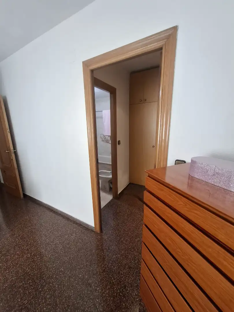 Flat for sale in Valencia  with Air Conditioner, Furnished and Oven