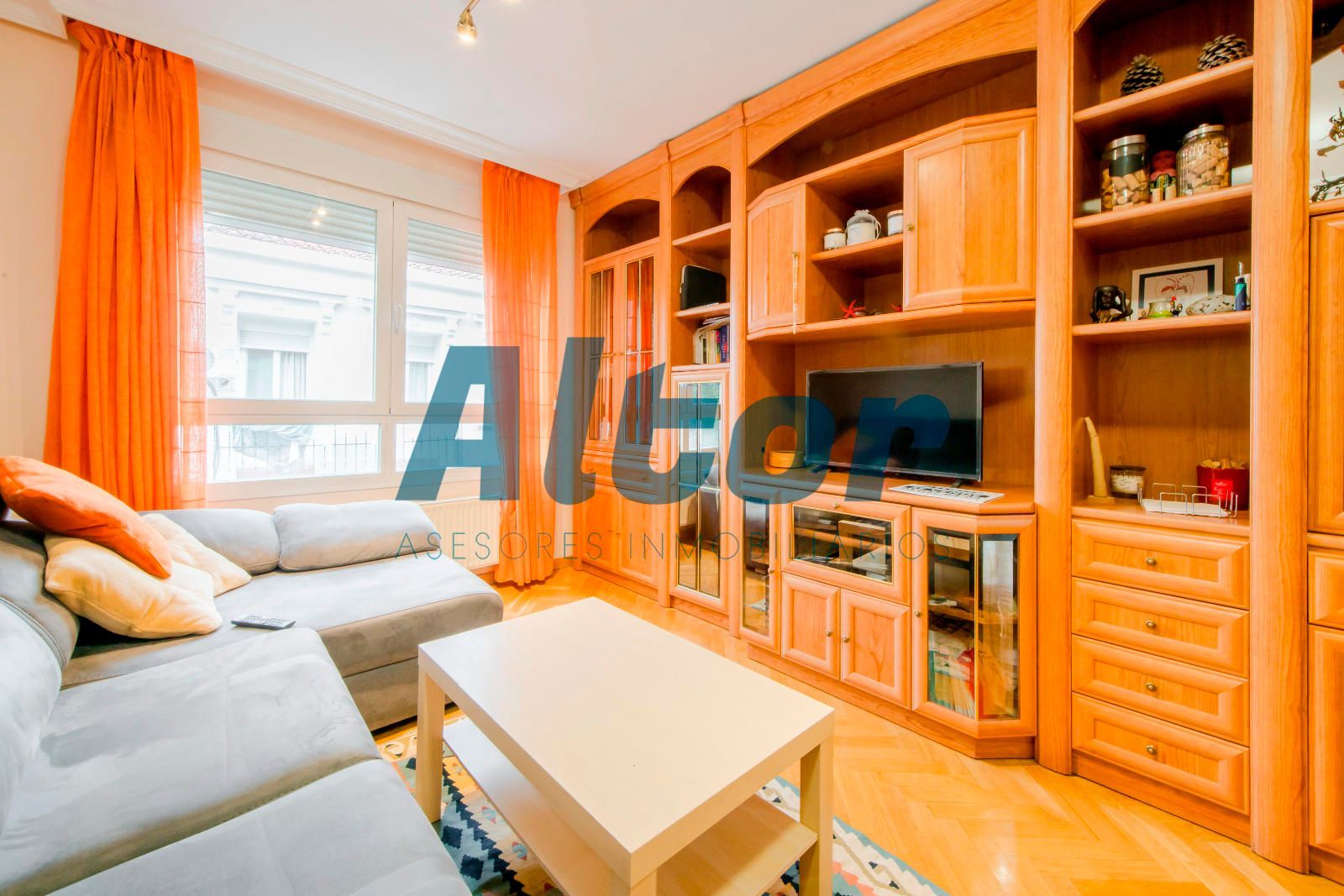 Sala de estar de Piso en venta en  Madrid Capital