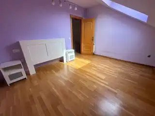 Habitación de Dúplex en venta en León Capital  con Calefacción, Parquet y Terraza