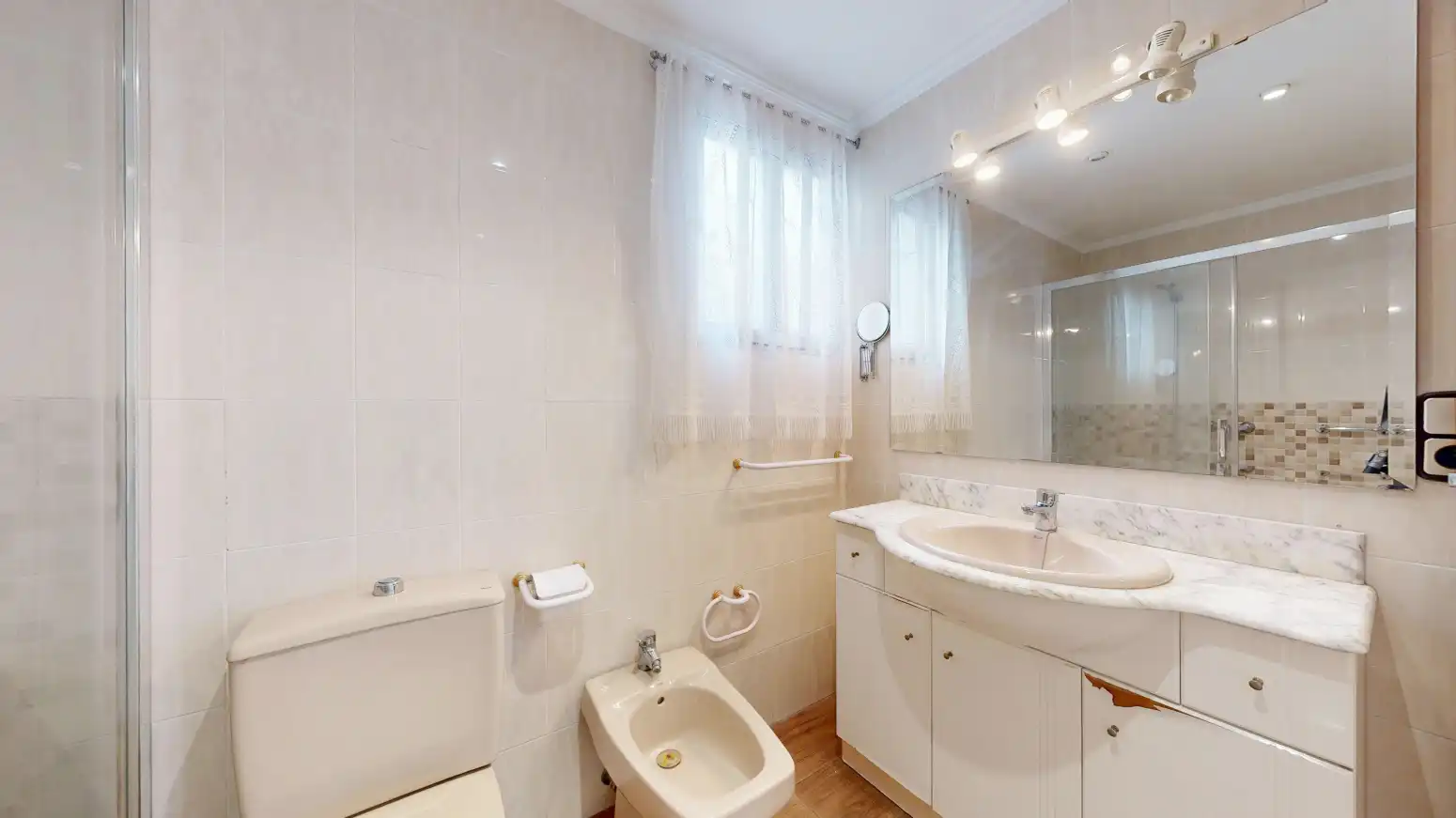 Baño de Piso en venta en Torrent con Balcón