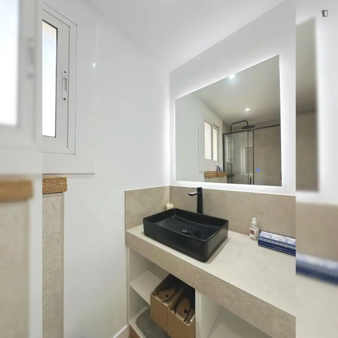 Bathroom of Apartments for rent in L'Hospitalet de Llobregat  with Furnished, Oven and Washing machine