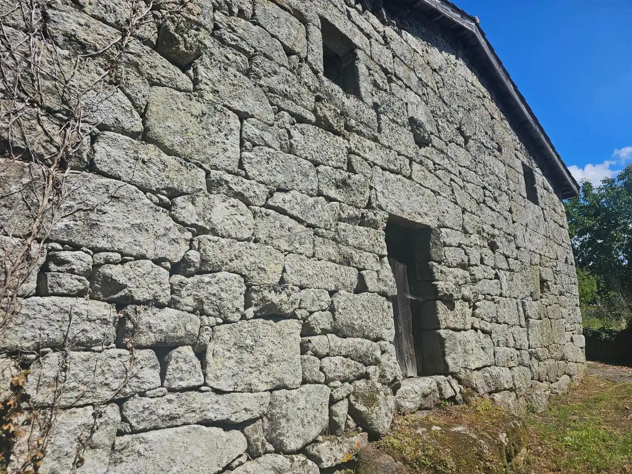 Vista exterior de Casa o xalet en venda en Esgos amb Jardí privat