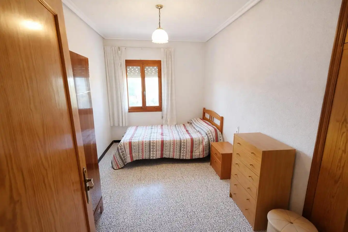 Dormitori de Casa o xalet en venda en Elche / Elx amb Terrassa, Traster i Moblat