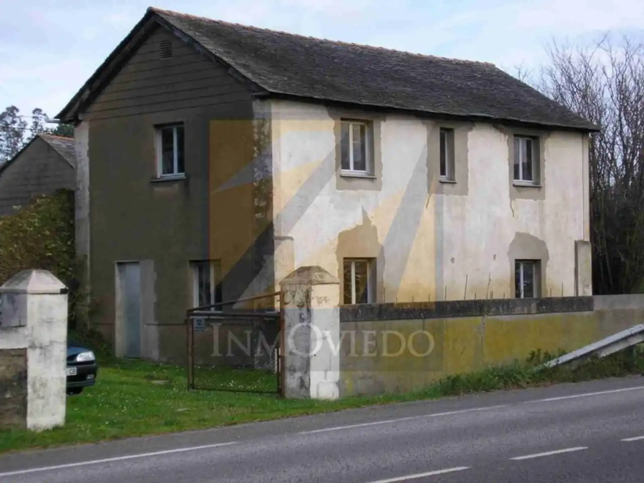 Vista exterior de Casa o xalet en venda en Coaña amb Calefacció, Terrassa i Moblat