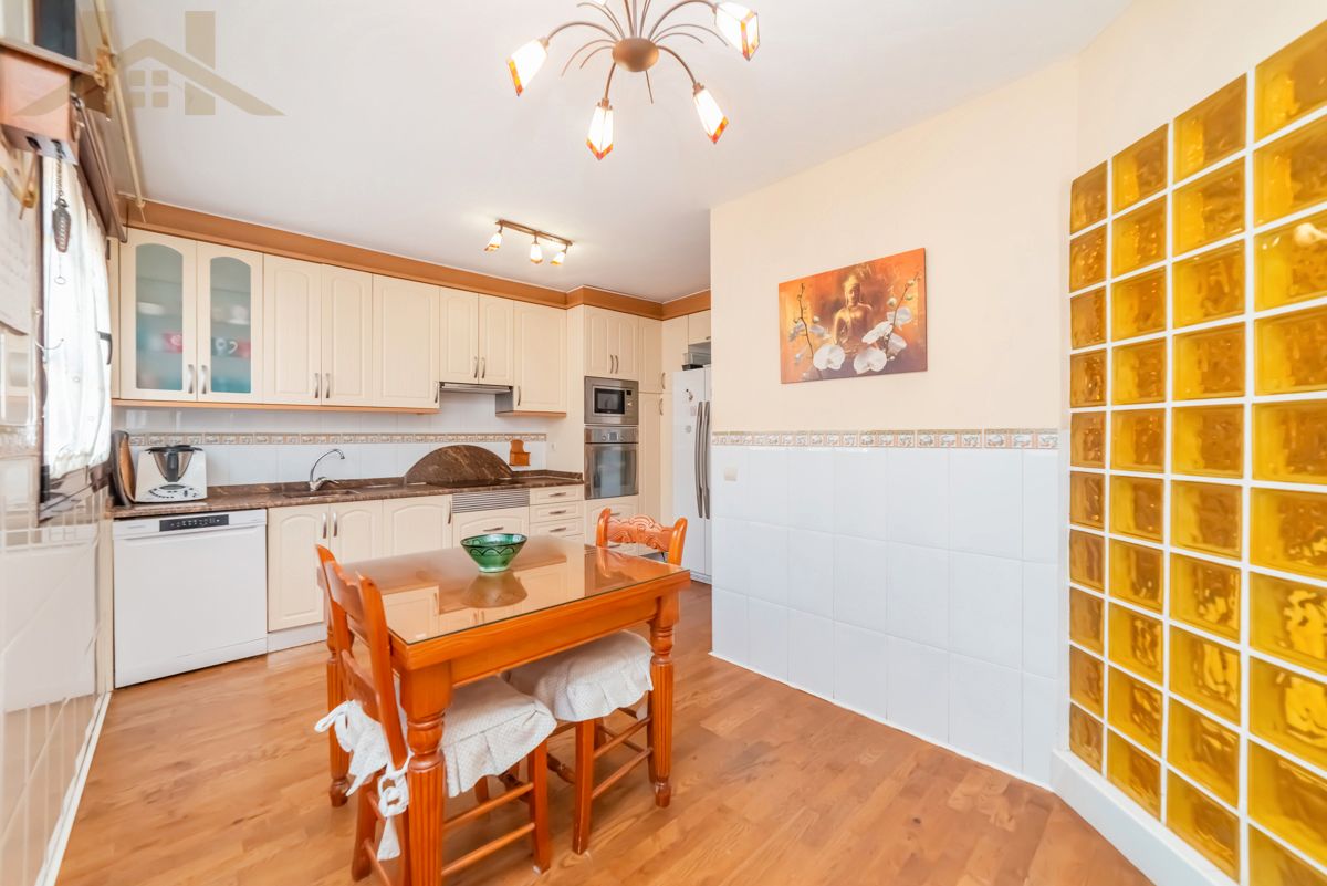 Kitchen of Single-family semi-detached for sale in Valdemoro  with Air Conditioner, Heating and Storage room