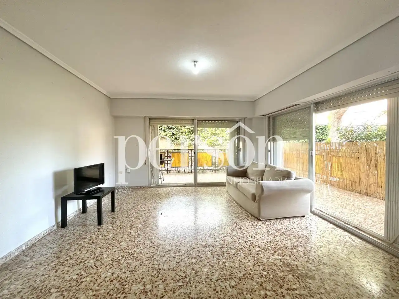Living room of Flat for rent in Torrent  with Terrace and Community pool