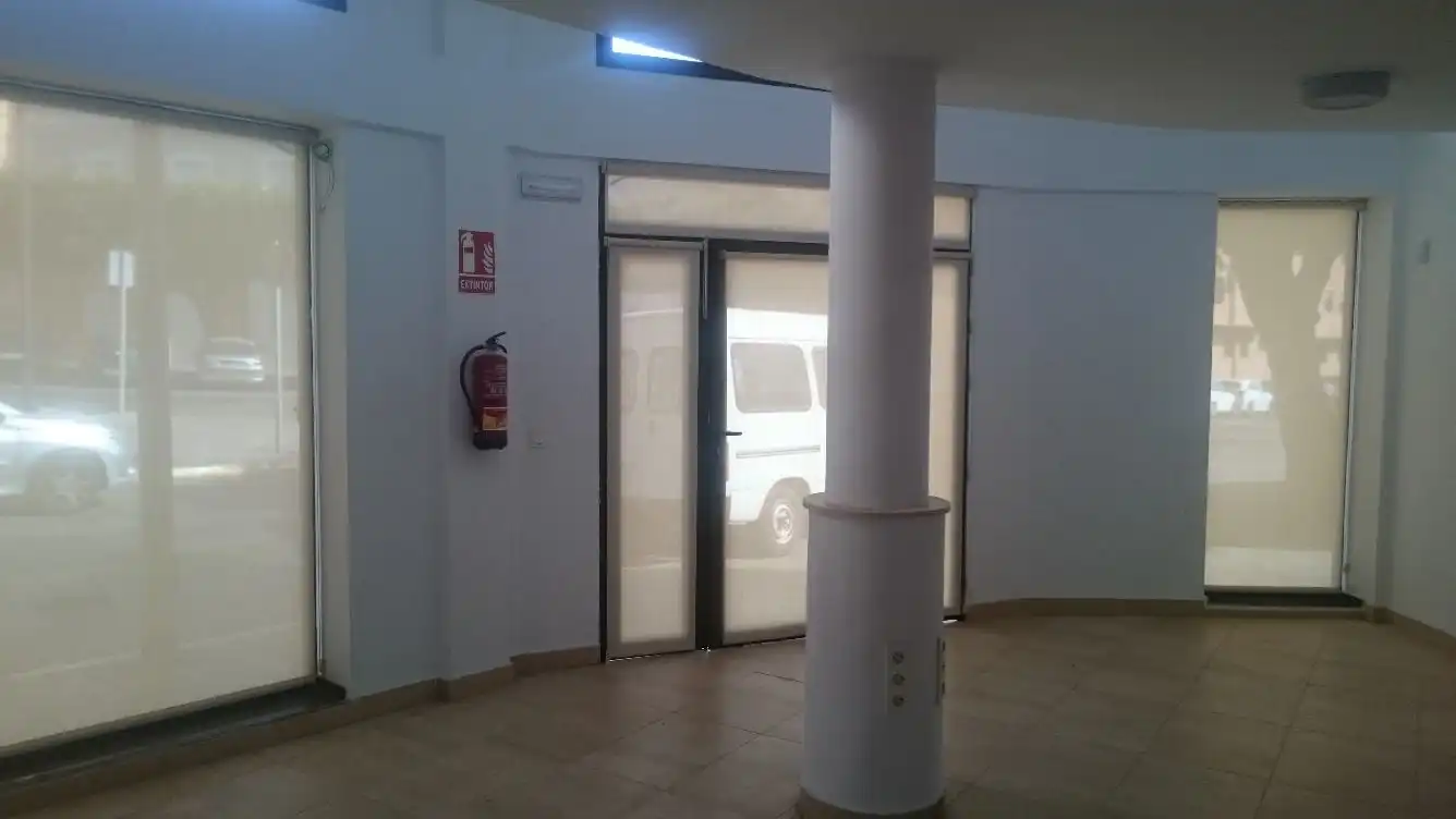 Local comercial en alquiler en Calle Carlos Ramírez de Arellano 19, imagen 3