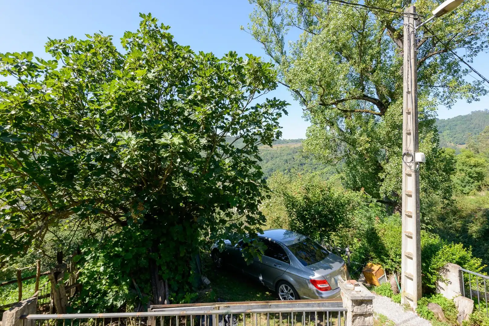 Jardí de Casa adosada en venda en Mieres (Asturias) amb Jardí privat, Terrassa i Moblat