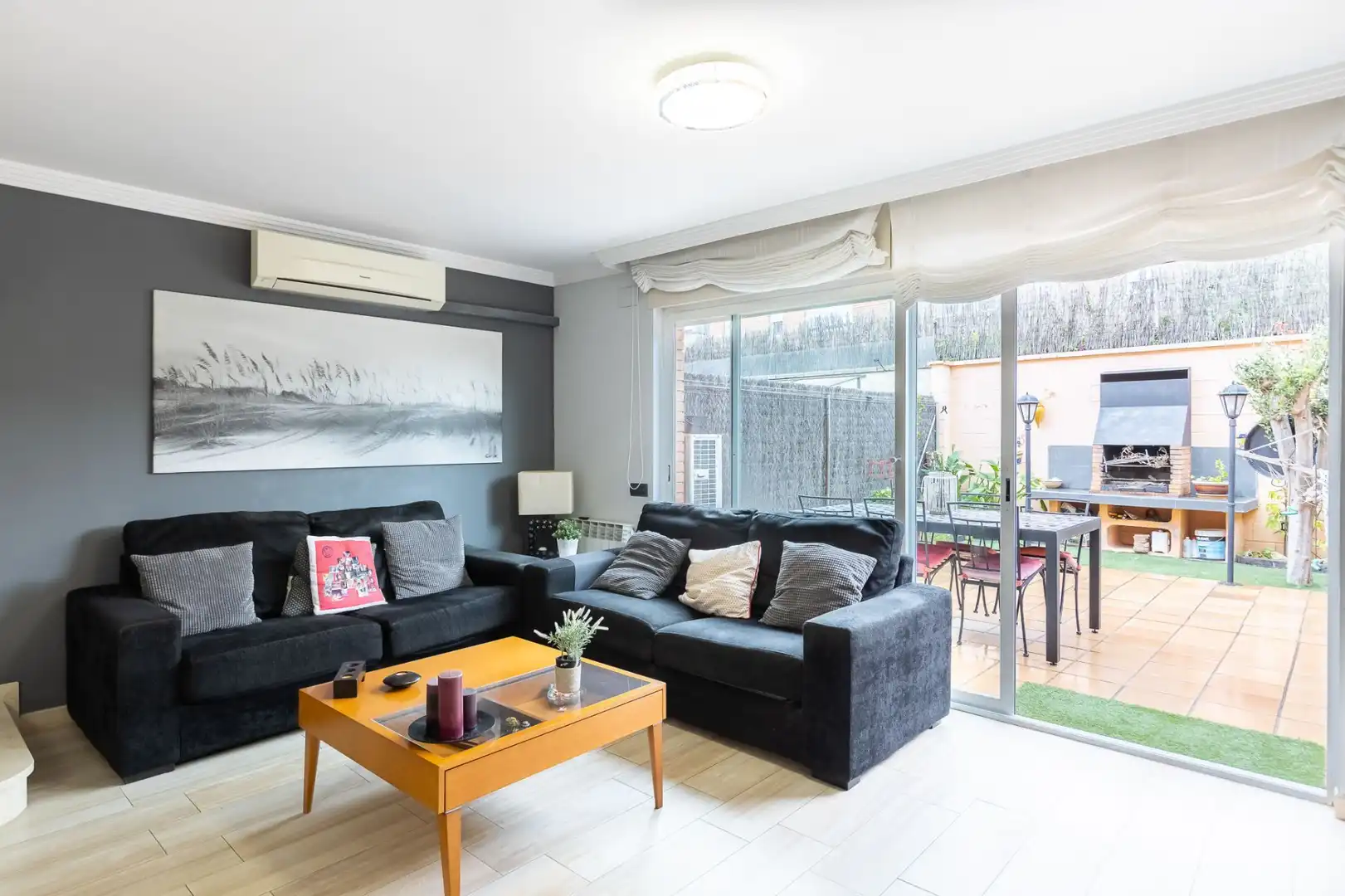 Living room of Houses for sale in Badalona  with Air Conditioner, Heating and Terrace