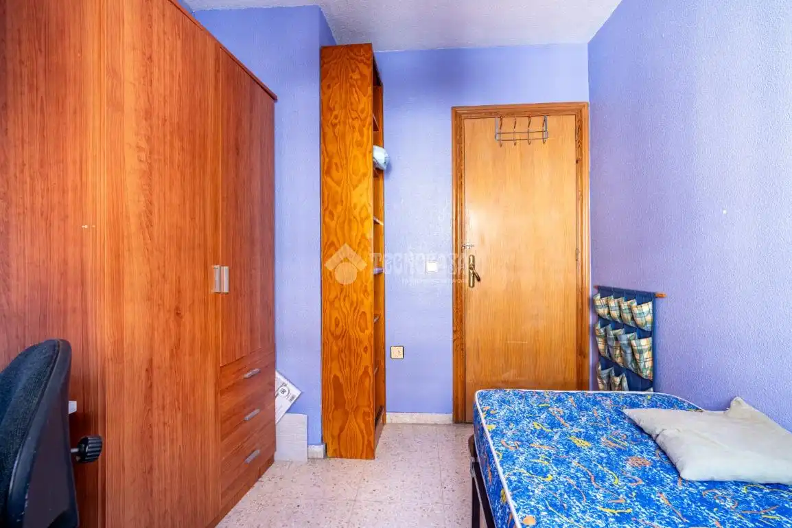 Habitación de Casa adosada en venta en Granada con Aire acondicionado