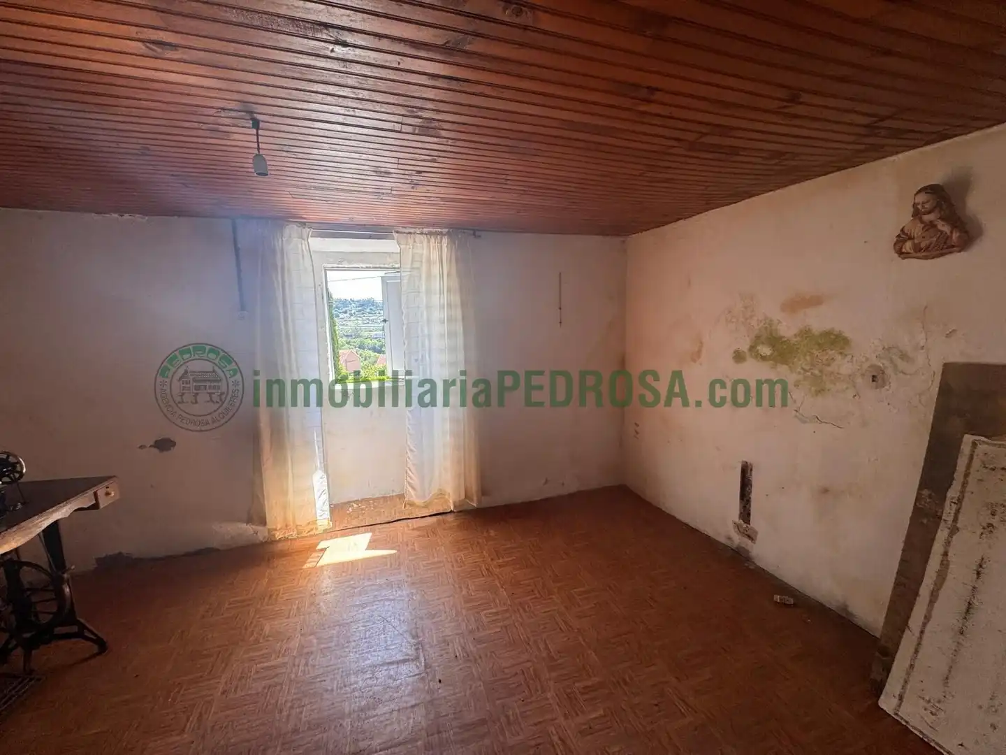 Schlafzimmer von Country house zum Verkauf in Pontevedra Capital  mit Heizung, Privatgarten und Möbliert