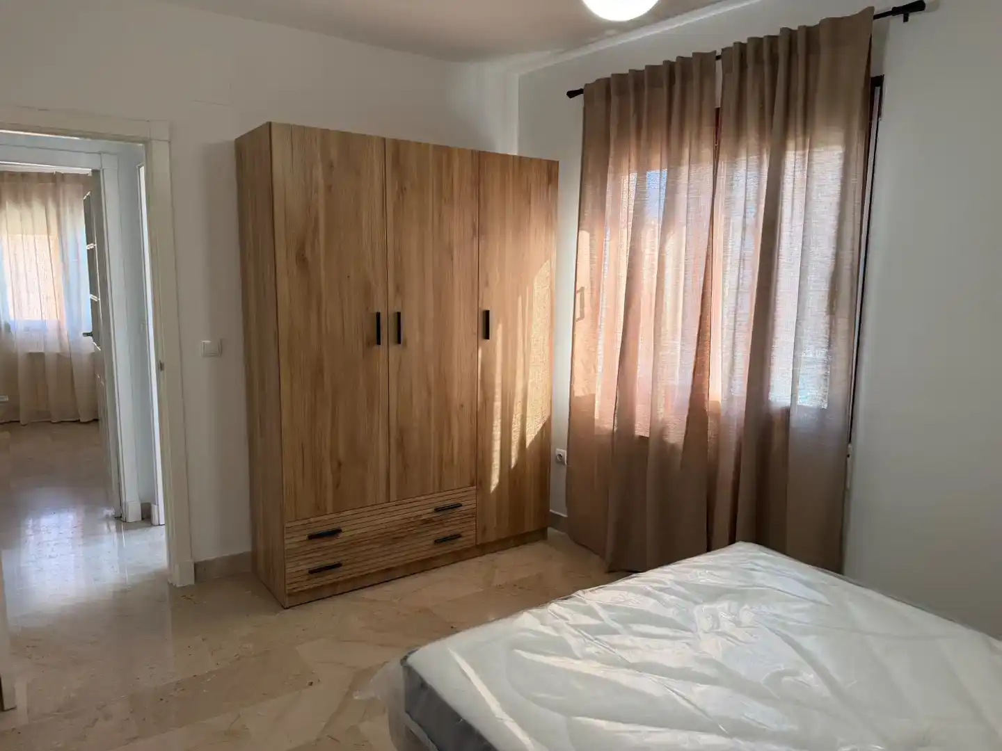 Dormitori de Pis de lloguer en Armilla amb Aire condicionat